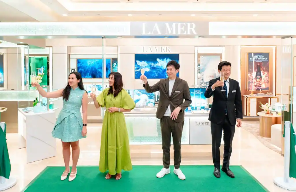 Cô Jade Ngọc Gantier - Brand Manager La Mer Việt Nam, Cô Karin Trần - Vice President La Mer Châu Á Thái Bình Dương, ông Yuki Hojo - General Director và ông Wilson Lam - Deputy General Director.