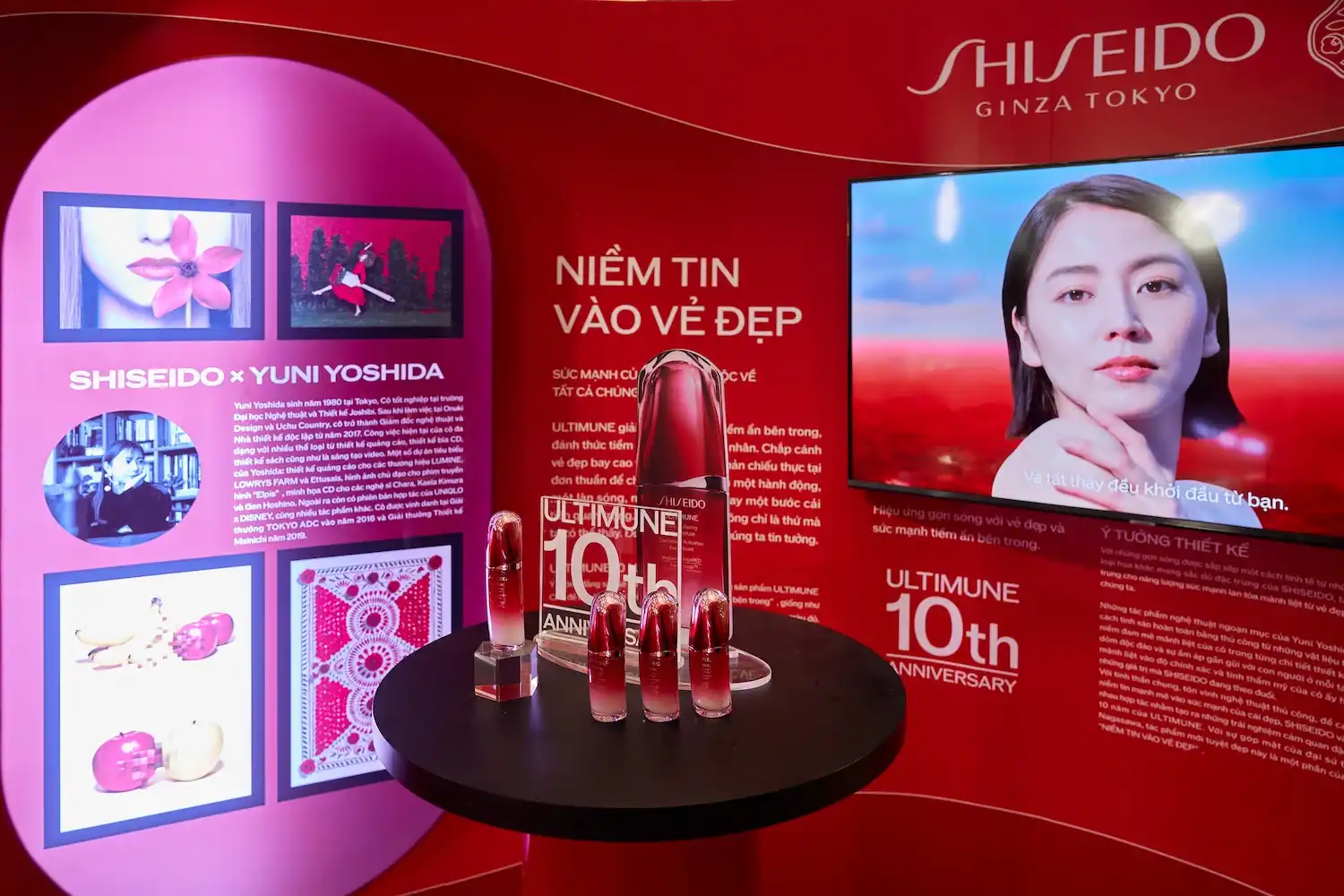 dòng sản phẩm shiseido ultimune được đặt trên bàn